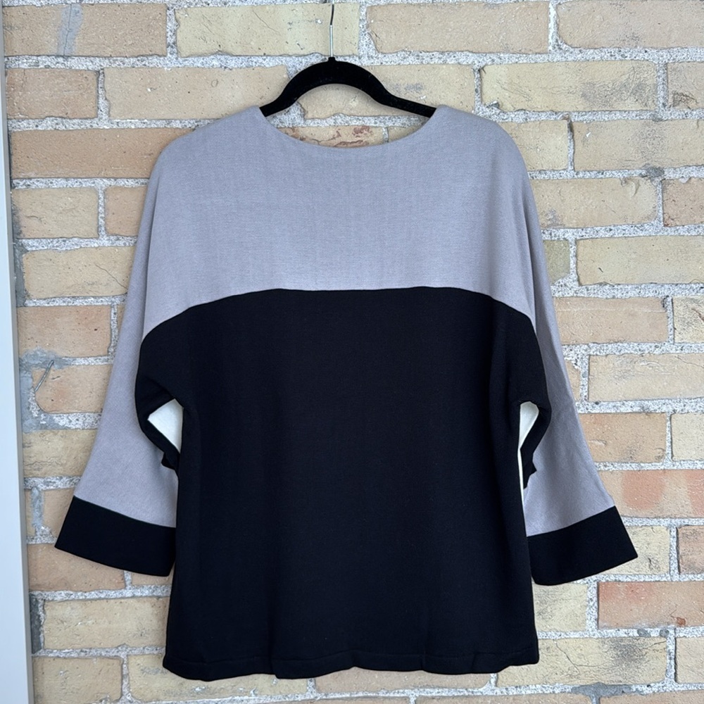 New Valerie Dumaine 🇨🇦 Cream and Black Top - Picture 3 of 4